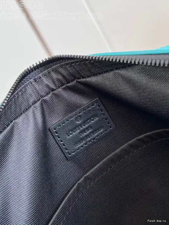 First bag ru VUITTON LOUIS TRIO MESSENGER 0405